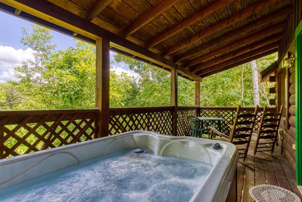 Forever Yours, Hot Tub, 1089 Of Free Attraction Tickets For Each Paid Day, Dollywood And More 鸽子谷 外观 照片